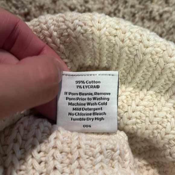 🥰HOST PICK🥰 NWOT love your melon beanie with detachable pom - Picture 3 of 4